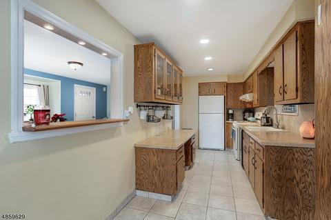 538 E Main St, Bridgewater, NJ 08807 photo 9