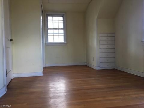 105 Oakwood Dr, Wayne, NJ 07470 photo 13