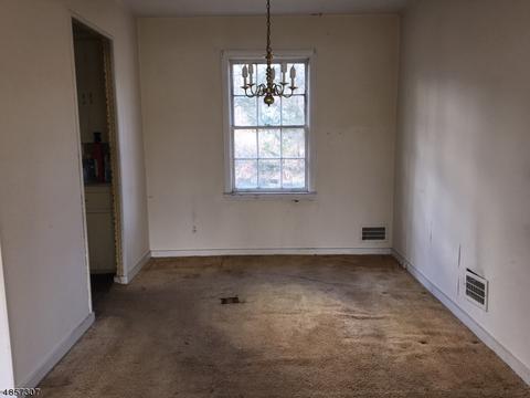105 Oakwood Dr, Wayne, NJ 07470 photo 6
