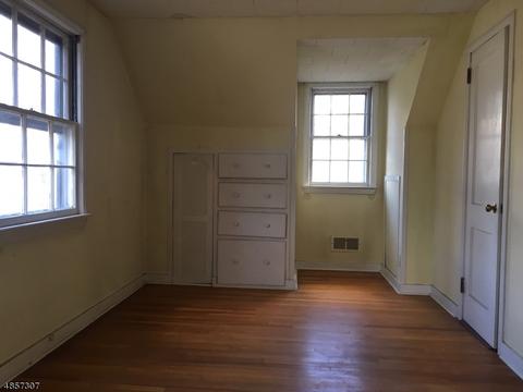 105 Oakwood Dr, Wayne, NJ 07470 photo 12