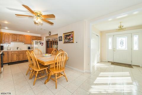 33 David Scott Dr, Wayne, NJ 07470 photo 4