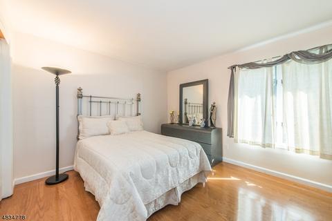 33 David Scott Dr, Wayne, NJ 07470 photo 13