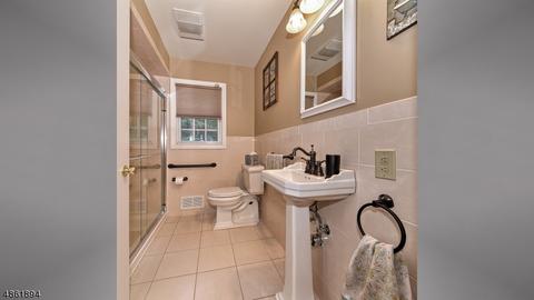 148 E Lake Dr, Wayne, NJ 07470 photo 14