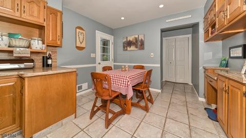 148 E Lake Dr, Wayne, NJ 07470 photo 11