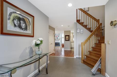 20 Fair Ridge Ct, Wayne, NJ 07470 photo 2