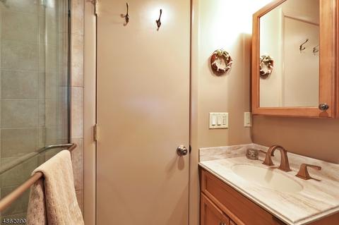 121 Carol Pl, Wayne, NJ 07470 photo 15