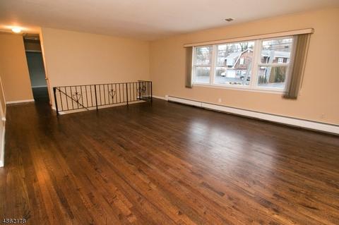 58 E Prospect St, Waldwick, NJ 07463 photo 4