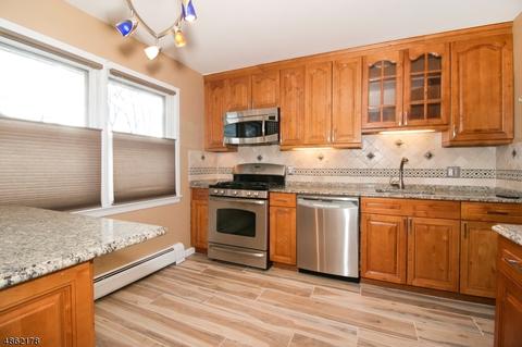 58 E Prospect St, Waldwick, NJ 07463 photo 11