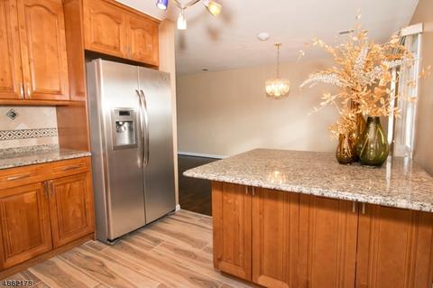 58 E Prospect St, Waldwick, NJ 07463 photo 9