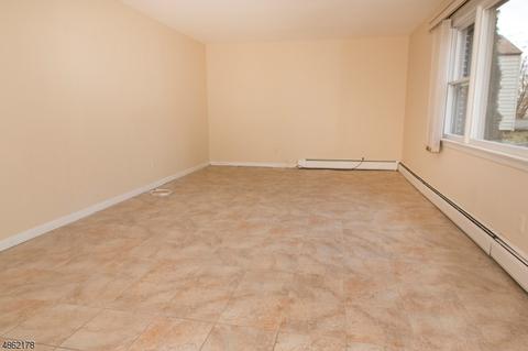 58 E Prospect St, Waldwick, NJ 07463 photo 2