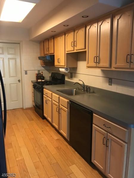 96 Independence Ave, Wayne, NJ 07470 photo 5