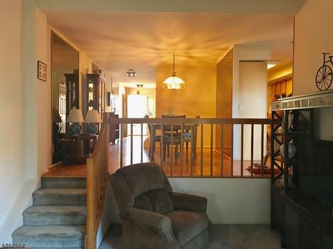 96 Independence Ave, Wayne, NJ 07470 photo 4
