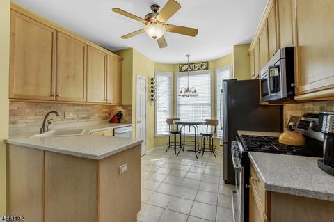 72 Arrowgate Dr, Randolph, NJ 07869 photo 10