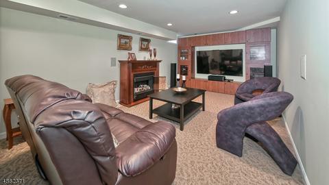 1 Dudley Ct, Wayne, NJ 07470 photo 24
