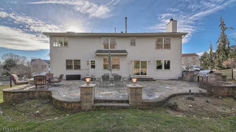 1 Dudley Ct, Wayne, NJ 07470 photo 2