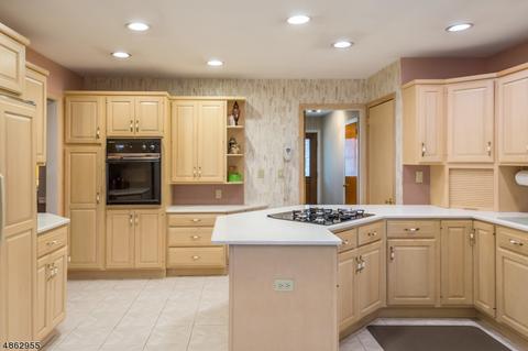 9 Brookwood Dr, Wayne, NJ 07470 photo 7