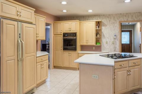 9 Brookwood Dr, Wayne, NJ 07470 photo 8