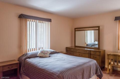 9 Brookwood Dr, Wayne, NJ 07470 photo 17