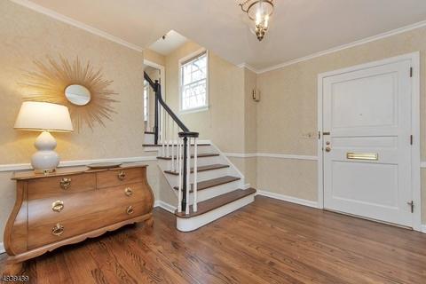 33 Greenbriar Dr, Summit, NJ 07901 photo 2