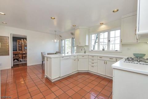 33 Greenbriar Dr, Summit, NJ 07901 photo 6