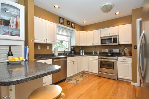 18 Leslie Dr, Wayne, NJ 07470 photo 5