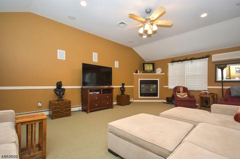 18 Leslie Dr, Wayne, NJ 07470 photo 4