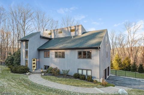 18 Conifer Dr, Mendham, NJ 07945 photo 1