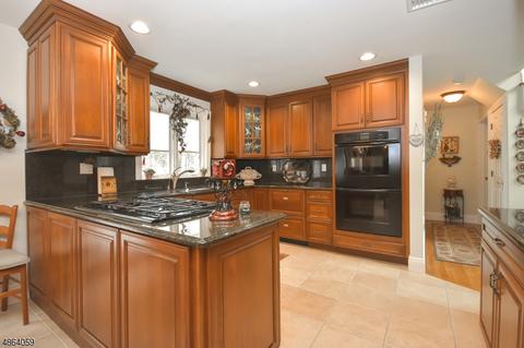 22 Augusta Dr, Wayne, NJ 07470 photo 6