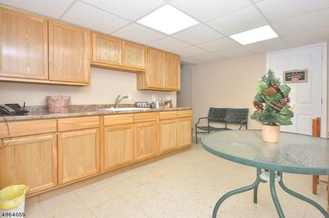 22 Augusta Dr, Wayne, NJ 07470 photo 19