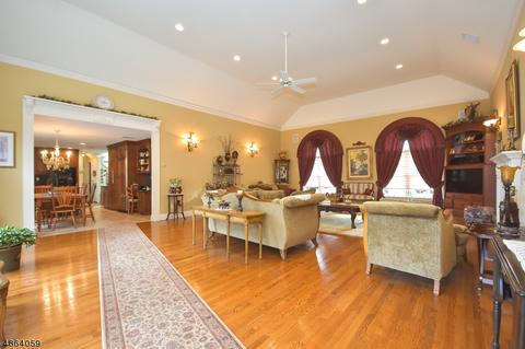 22 Augusta Dr, Wayne, NJ 07470 photo 9
