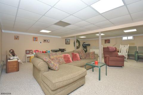 22 Augusta Dr, Wayne, NJ 07470 photo 18