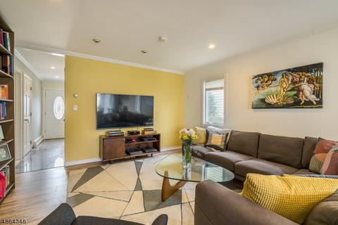 4 E Azalea Dr, Wallington, NJ 07057 photo 4