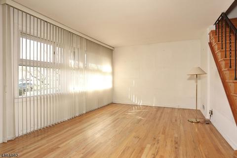 167 Garden Ave, Paramus, NJ 07652 photo 4