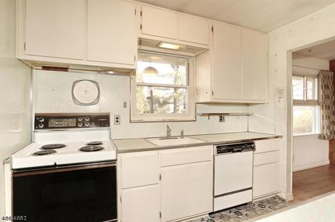 167 Garden Ave, Paramus, NJ 07652 photo 7
