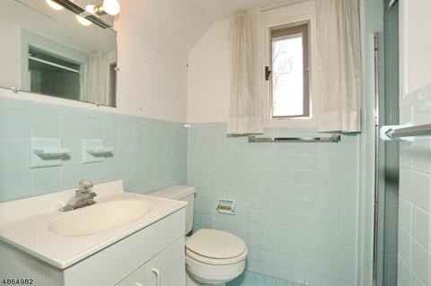 167 Garden Ave, Paramus, NJ 07652 photo 14