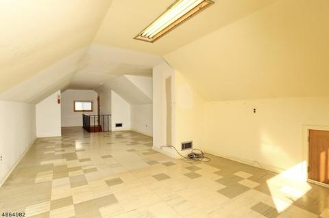 167 Garden Ave, Paramus, NJ 07652 photo 13