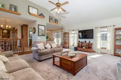 8 Ewing Dr, Flemington, NJ 08822 photo 5