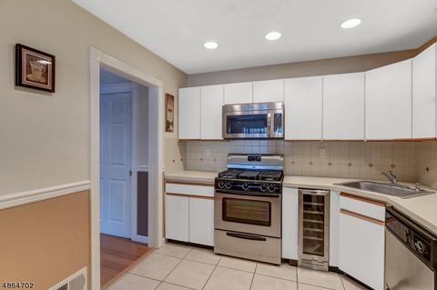 30 Baldwin Ct, Basking Ridge, NJ 07920 photo 12