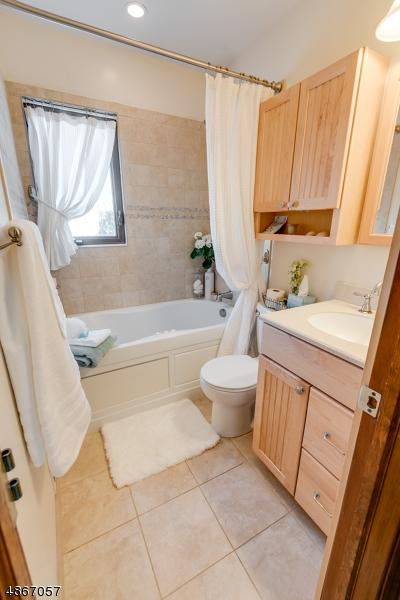 64 Dawn Dr, Clark, NJ 07066 photo 19