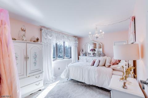 64 Dawn Dr, Clark, NJ 07066 photo 16
