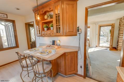64 Dawn Dr, Clark, NJ 07066 photo 10