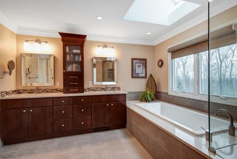 8 Olde York Rd, Randolph, NJ 07869 photo 14
