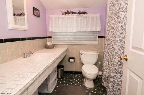 56 Dora Ave, Waldwick, NJ 07463 photo 18