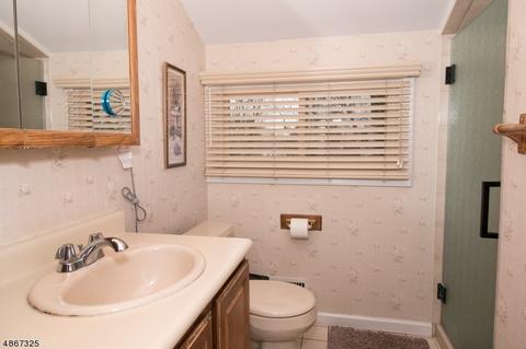 56 Dora Ave, Waldwick, NJ 07463 photo 15
