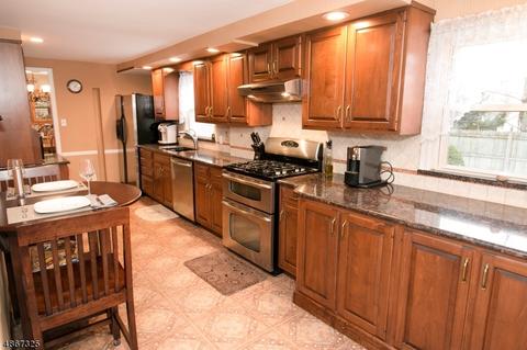56 Dora Ave, Waldwick, NJ 07463 photo 9
