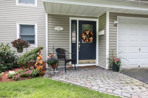 56 Dora Ave, Waldwick, NJ 07463 photo 2
