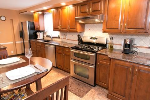 56 Dora Ave, Waldwick, NJ 07463 photo 10