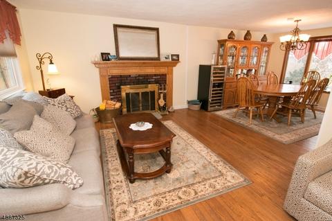 56 Dora Ave, Waldwick, NJ 07463 photo 4