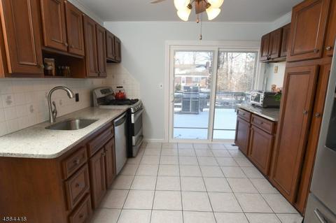 66 Chestnut Dr, Wayne, NJ 07470 photo 5
