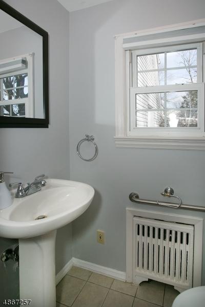 487 Mountainview Dr, North Plainfield, NJ 07063 photo 10